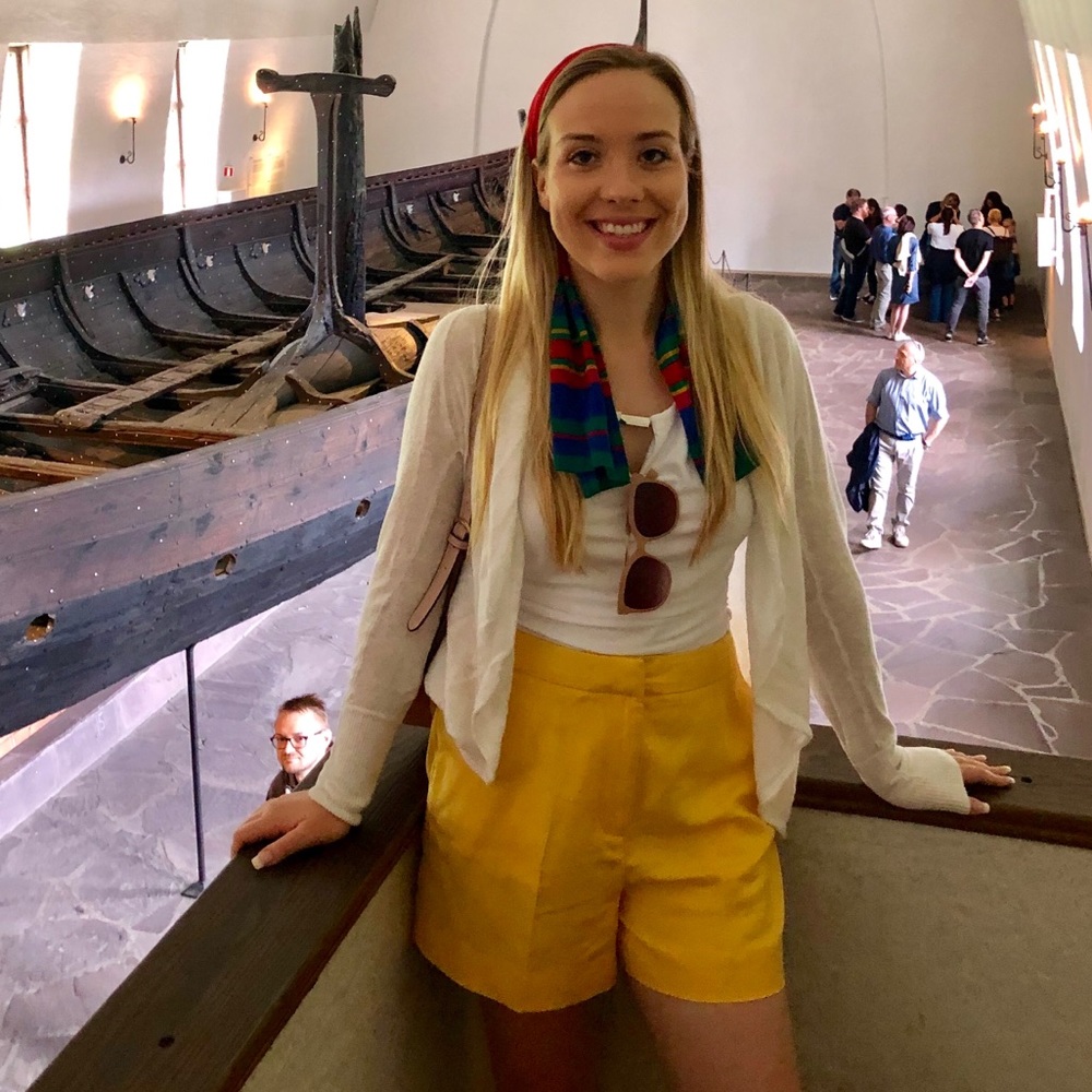 Meet your Posher, Alexandra